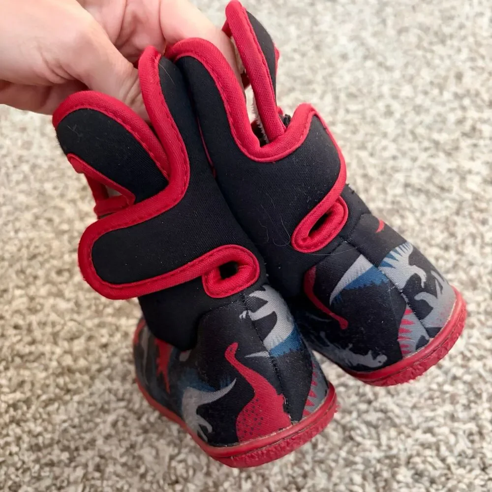 Size 10 / Boys BOGS Boots